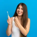 Electric toothbrush with three brush heads and waterproof design - obeepo.in